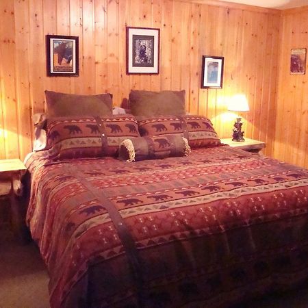 Yellowstone Wildlife Cabins West Yellowstone Buitenkant foto