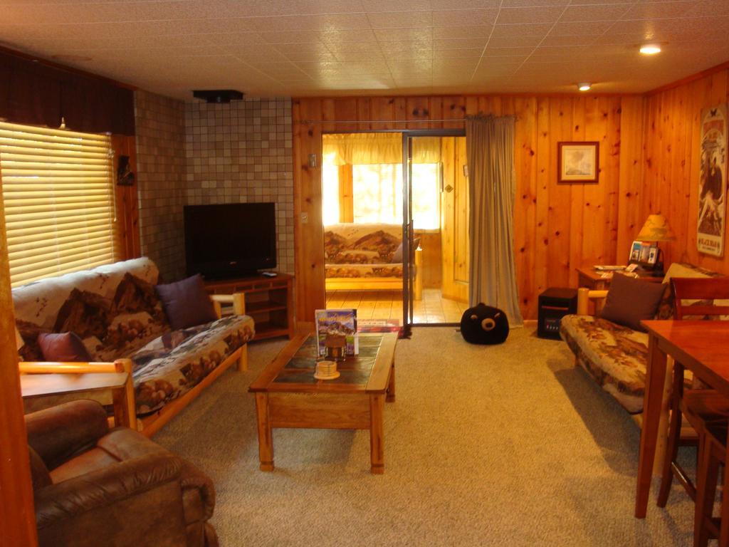 Yellowstone Wildlife Cabins West Yellowstone Buitenkant foto