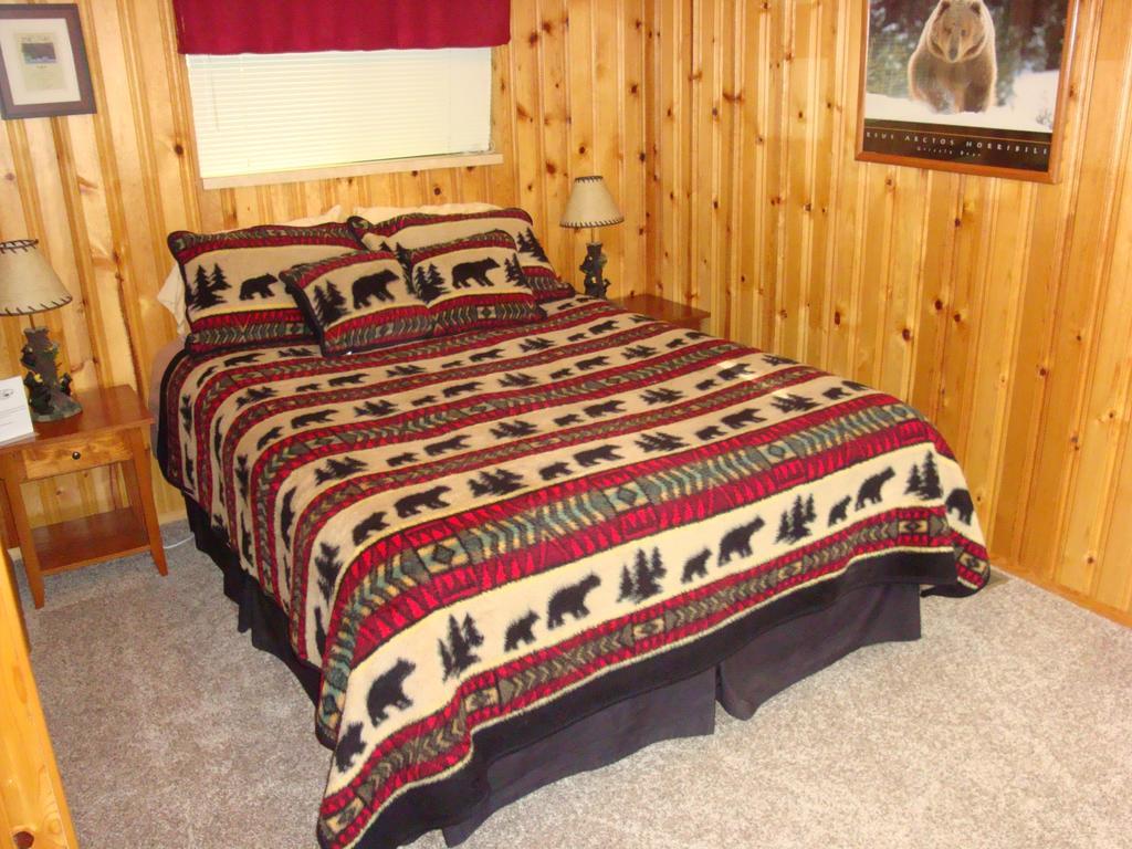 Yellowstone Wildlife Cabins West Yellowstone Buitenkant foto