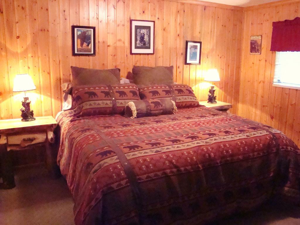 Yellowstone Wildlife Cabins West Yellowstone Buitenkant foto