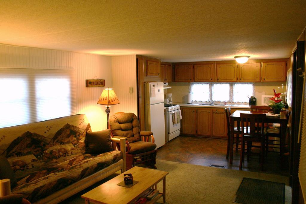 Yellowstone Wildlife Cabins West Yellowstone Buitenkant foto